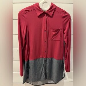 Lolë Two-Tone Button-Up Tunic – Red & Blue Denim, Size M